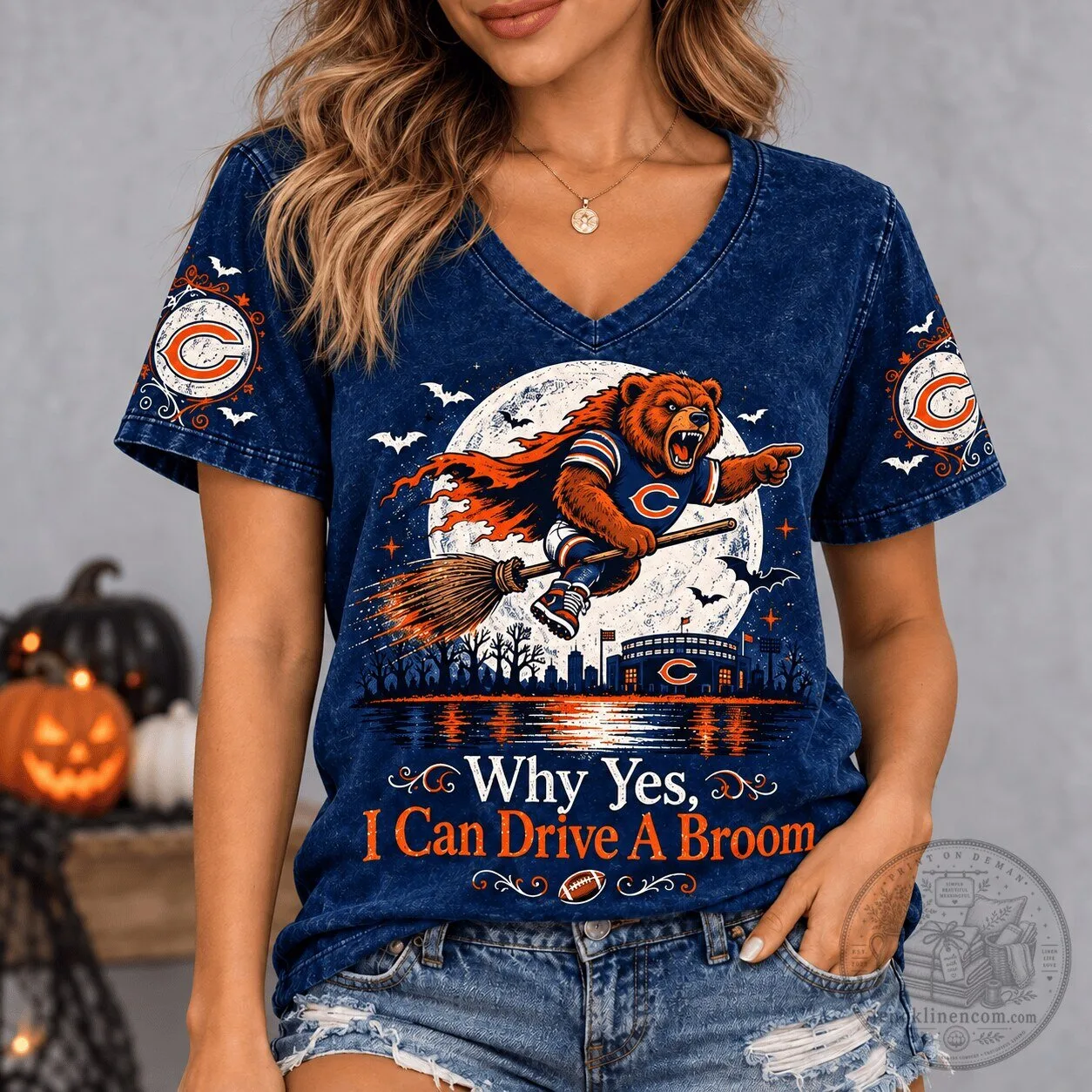 Chicago Bears Halloween Bear Riding Broom V-Neck T-Shirt